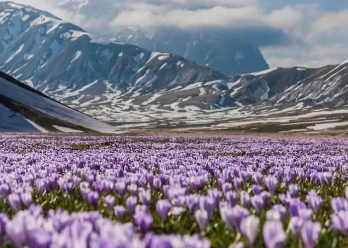 La Montagna Incantata Isola del Gran Sasso dʼItalia